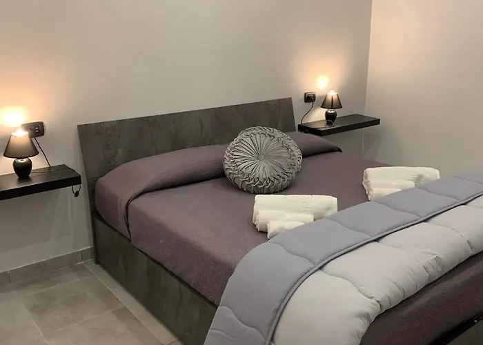 Miris Apartment Fast Comfortable Naples Airport Capodichino 25 Minutes Walk Self Check-In
